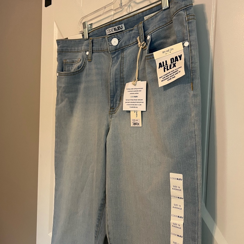 NWT Code Bleu Size 16 Classic Capri All Day Stretch jeans - Picture 2 of 5